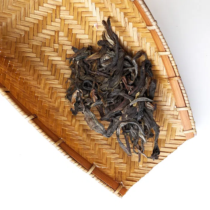 2023 Lu Shui Tang Ancient Tree Raw Pu Erh Tea Cake 200g — detail 1