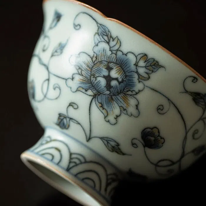 Flower Shape Ceramic Gaiwan with Peony Flower Design 100ml — detail 1