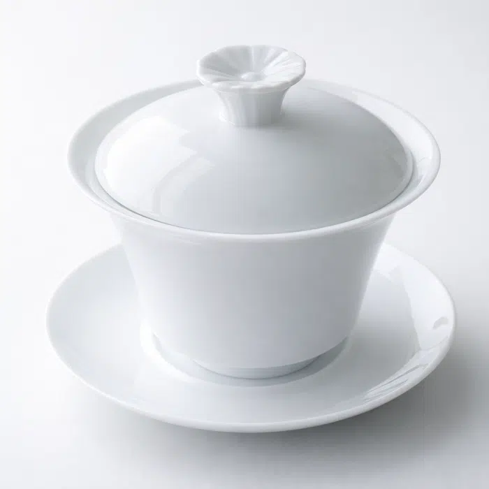 White Porcelain Gaiwan, Magnolia Shape 115ml — detail 1