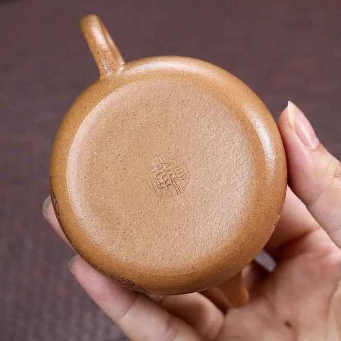 'Words of the Heart' Yixing Cat Teapot, Duanni Clay 120ml — detail 4