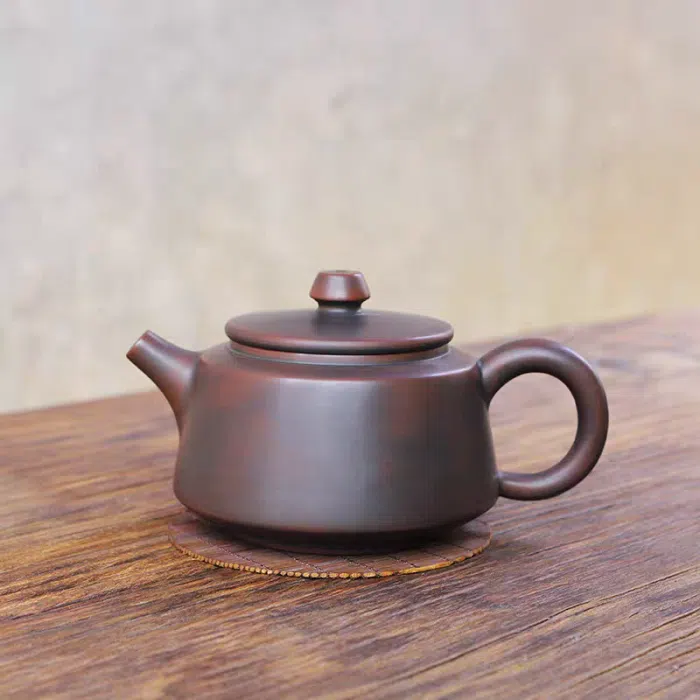 Handcrafted Qinzhou Nixing Clay Teapot Gongfu Teapot 160ml — detail 1