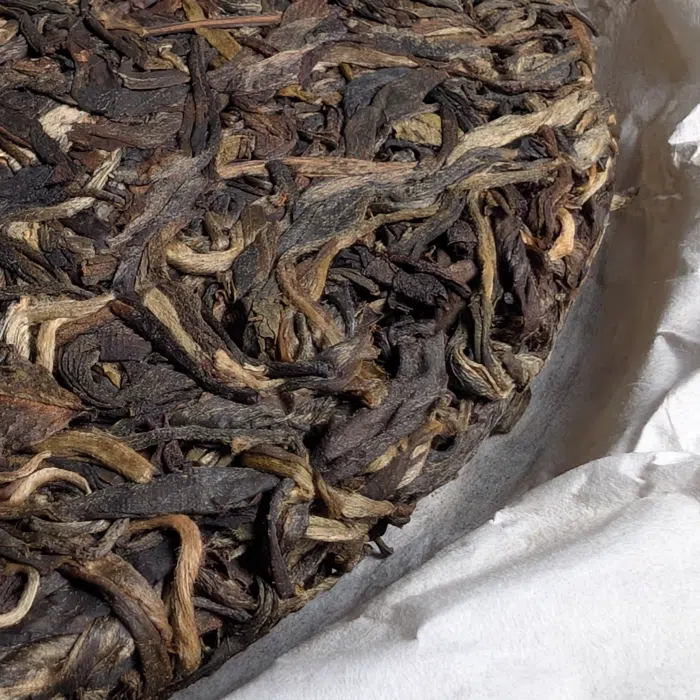 2022 Chaze Yaocha Guangbie Old Village Raw Pu Erh Tea Cake 357g — detail 4