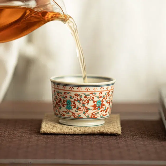 Chanzhi Entwined Floral Gongfu Tea Cup 70ml — detail 1