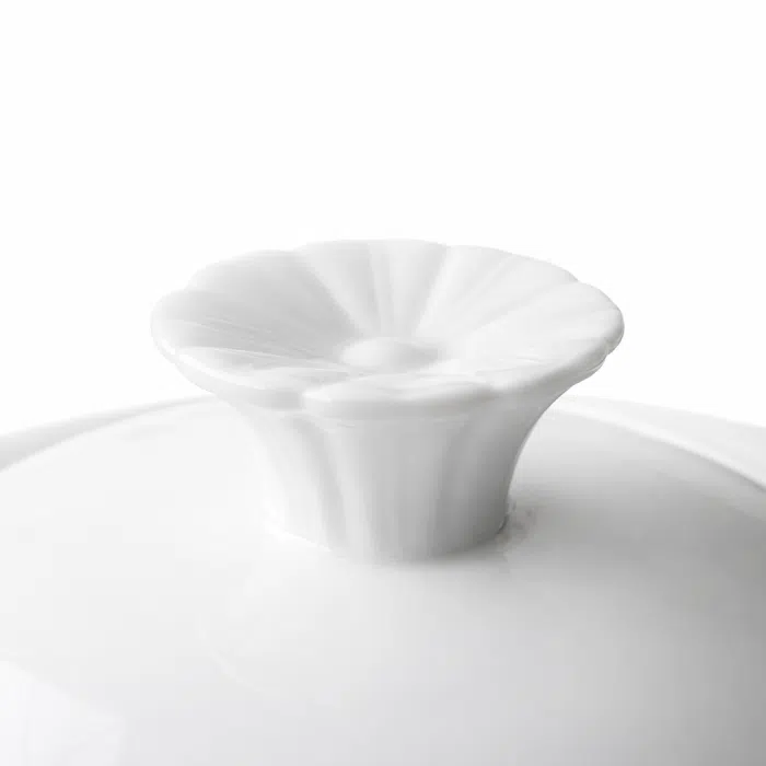 White Porcelain Gaiwan, Magnolia Shape 115ml — detail 2