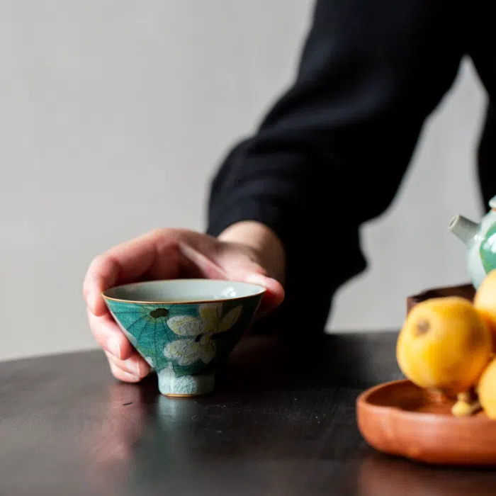 Hand-Painted Porcelain ‘Lotus Pond’ Dou Li Cup, Crackle Glaze 90ml — detail 1