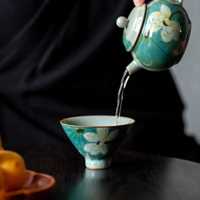 Hand-Painted Porcelain ‘Lotus Pond’ Dou Li Cup, Crackle Glaze 90ml — detail 2