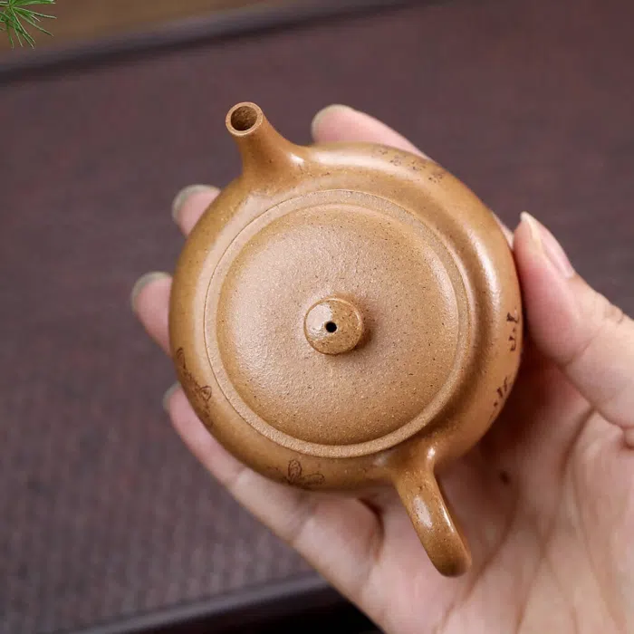 'Words of the Heart' Yixing Cat Teapot, Duanni Clay 120ml — detail 3