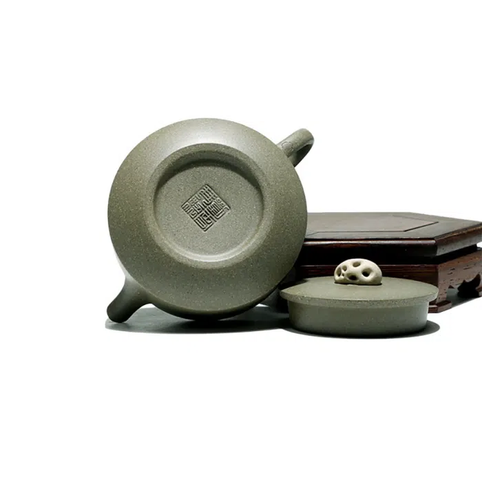 Qing Duan Ni Yixing Teapot with Taihu Stone Lid Knob 150ml — detail 5