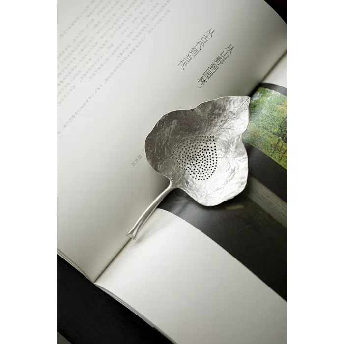 Artistic Metal Tea Strainer, Bodhi Leaf Tea Filter — detail 2