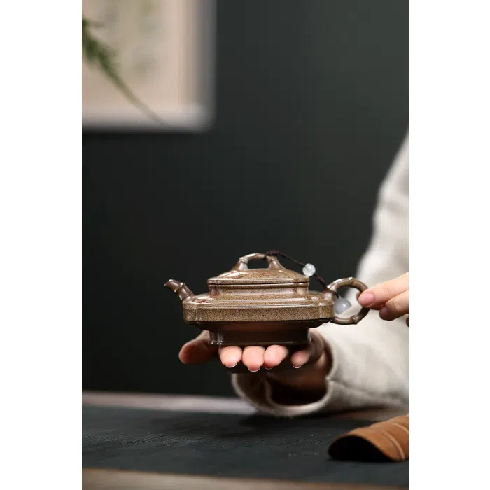 Square Xu Bian Yixing Teapot: Chen Xiang Clay & Bamboo Design 200ml — detail 2