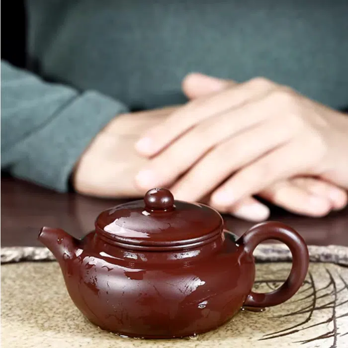 Yixing Clay Tea Set: Fang Gu Hu Teapot + 2 Cups, Purple Zhu Ni Clay 190ml — detail 3