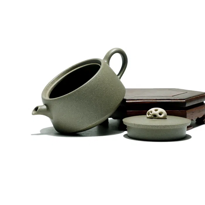Qing Duan Ni Yixing Teapot with Taihu Stone Lid Knob 150ml — detail 4
