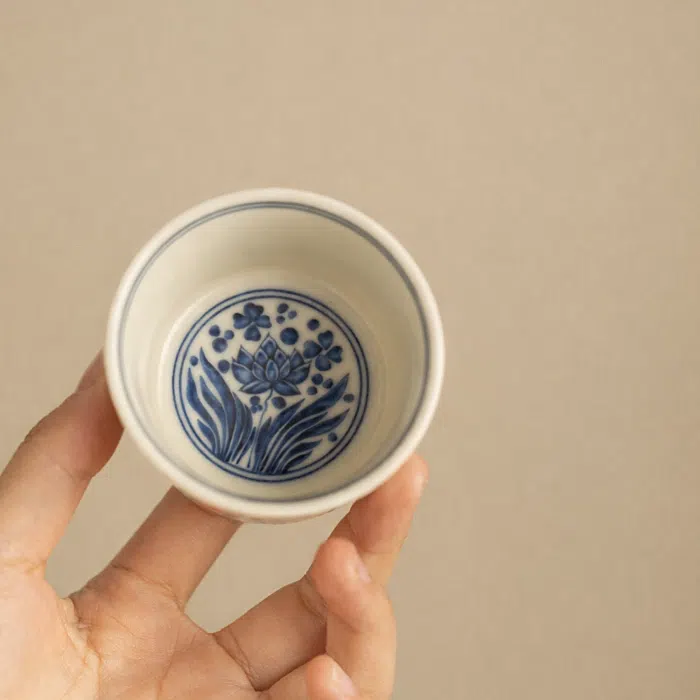Chanzhi Entwined Floral Gongfu Tea Cup 70ml — detail 6