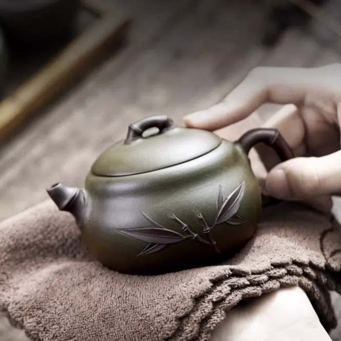 Dou Qing Clay Yixing Bamboo Gourd Teapot & 2 Cups 270ml — detail 6