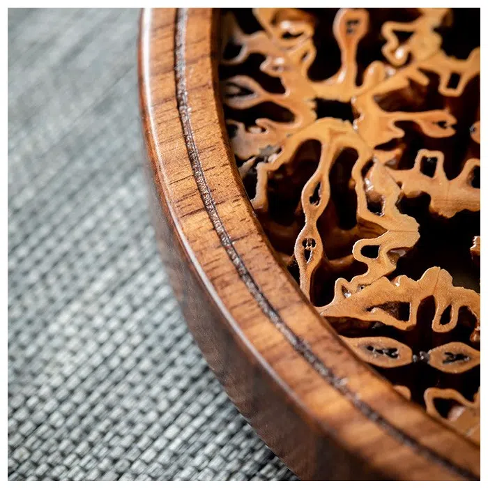 Walnut Wood & Shells Tea Tray — detail 3