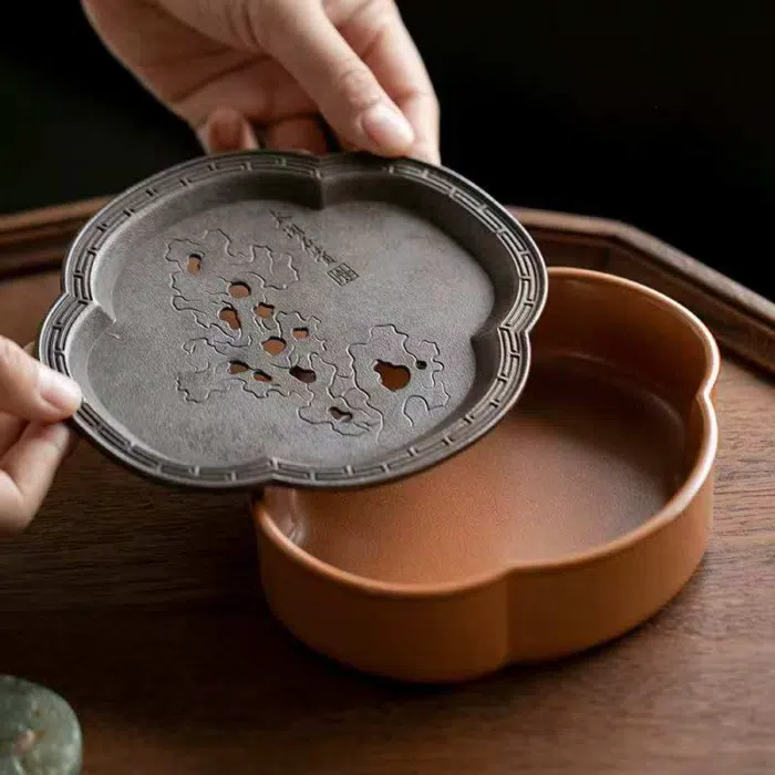 Ceramic Tea Boat / Tea Tray - Metal Lid, Drainage Function — detail 2