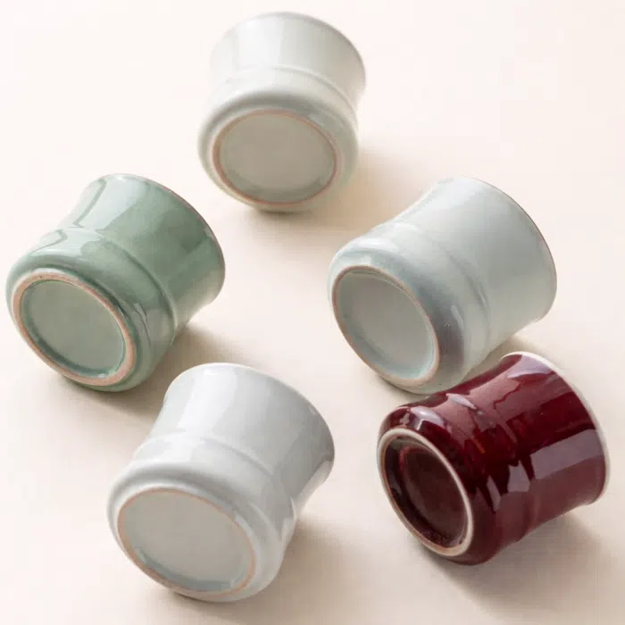 The "Five Great Kilns" Crackle Glaze Tea Cup Set — detail 2