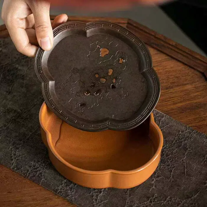 Ceramic Tea Boat / Tea Tray - Metal Lid, Drainage Function — detail 1