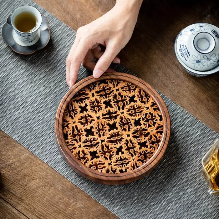 Walnut Wood & Shells Tea Tray — detail 4