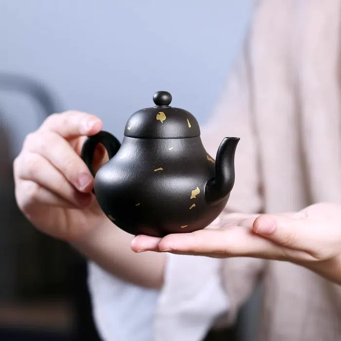 Shihuang Heini Gold Sprinkle Siting Style Yixing Teapot 150ml — detail 3