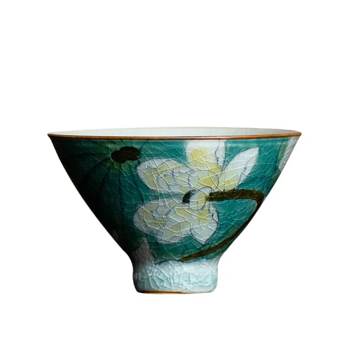 Hand-Painted Porcelain ‘Lotus Pond’ Dou Li Cup, Crackle Glaze 90ml — detail 3