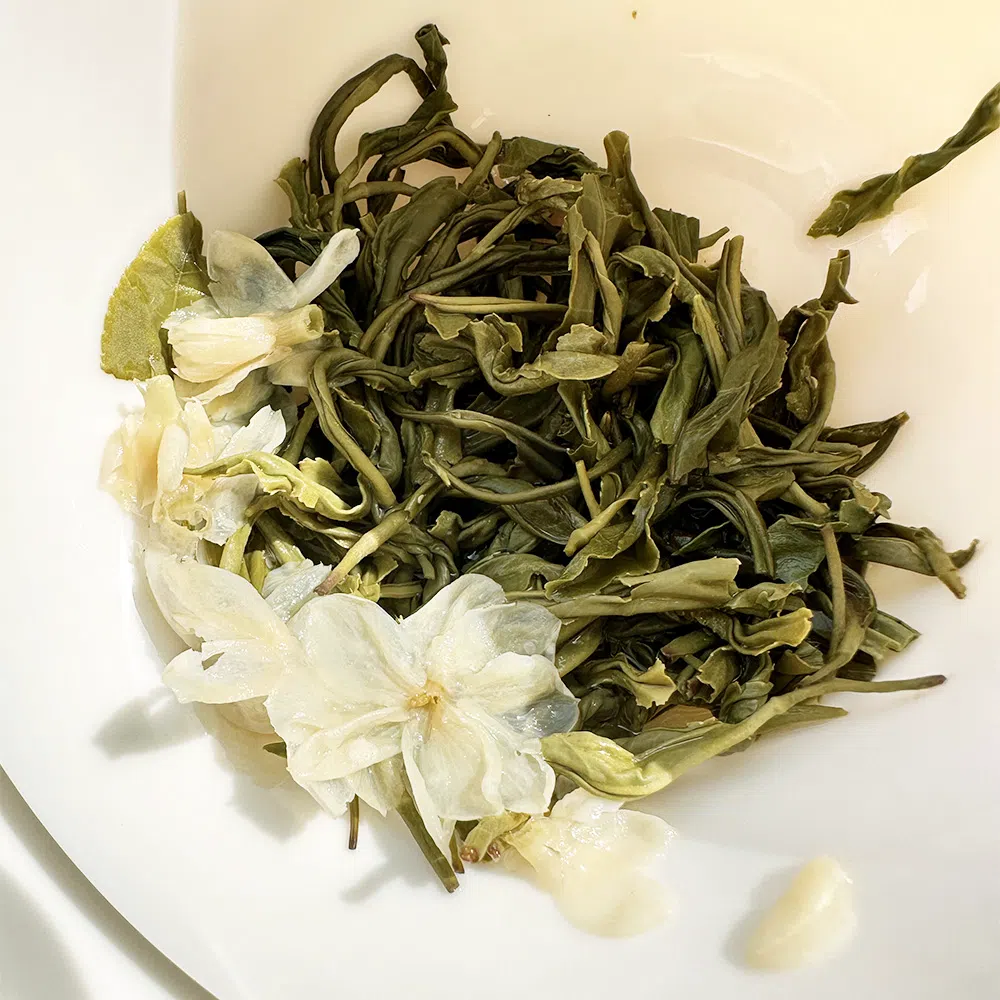 Jasmine Tea Deluxe with Jasmine Flowers · 70g — detail 2