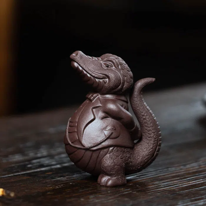 Crocodile Tea Pet, Purple Zi Ni Yixing Clay Crocodile Figurine — detail 3