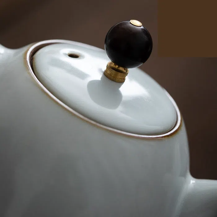 Ruyao Cat Teapot – Ru Kiln Crackle Glaze Gongfu Teapot 280ml — detail 3