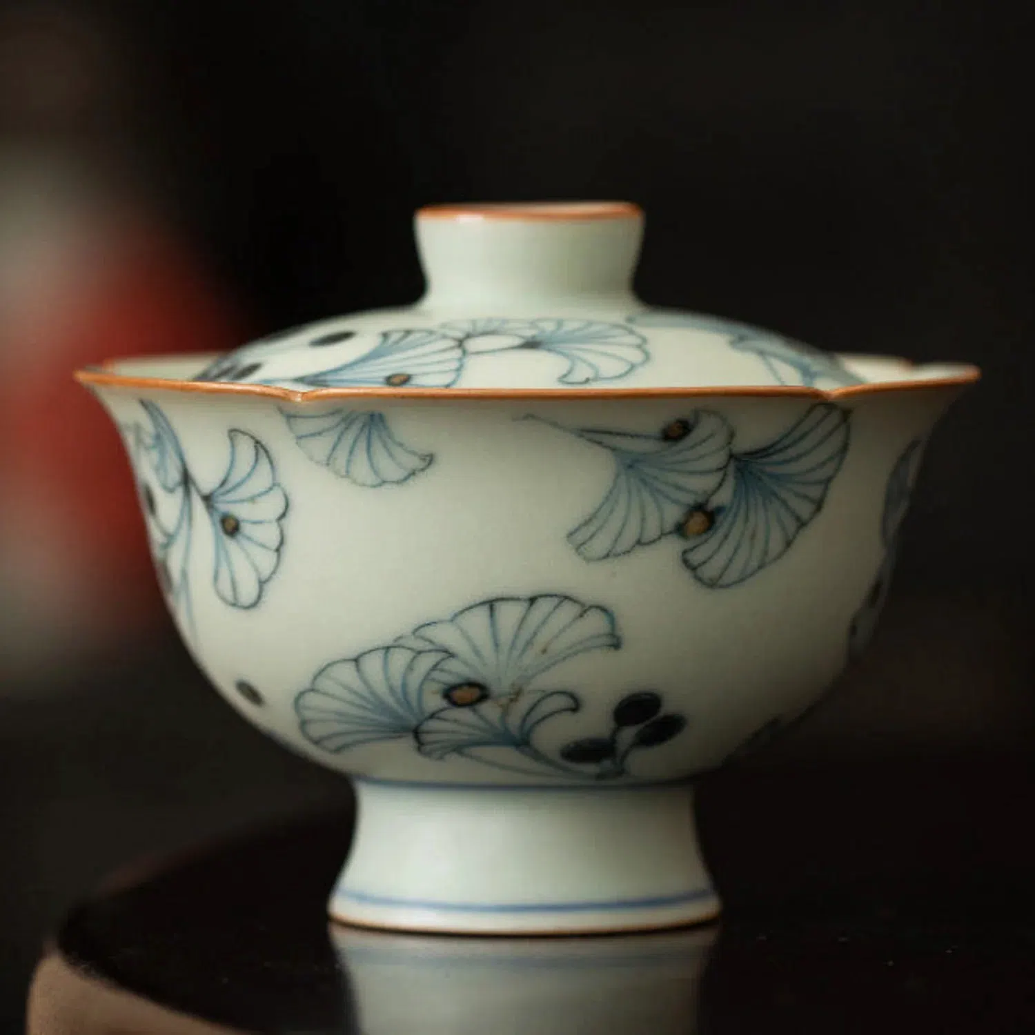 Flower Shape Ceramic Gaiwan with Ginkgo Leaf Design 100ml — detail 2