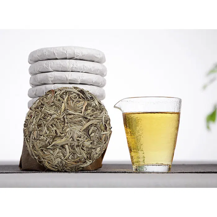 2025 Silver Needle White Tea Cake - Bai Hao Yin Zhen 100g — detail 1