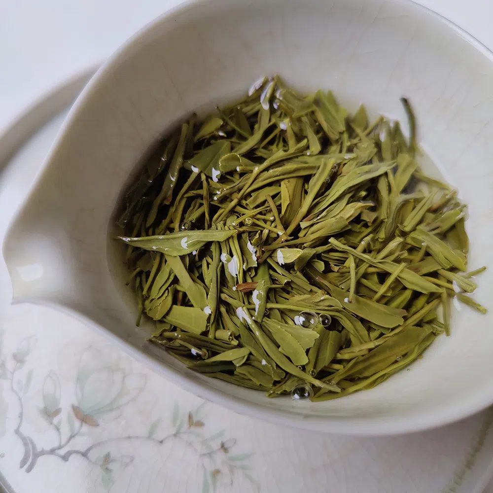 Enshi Yulu (Jade Dew) Green Tea · 70g — detail 2