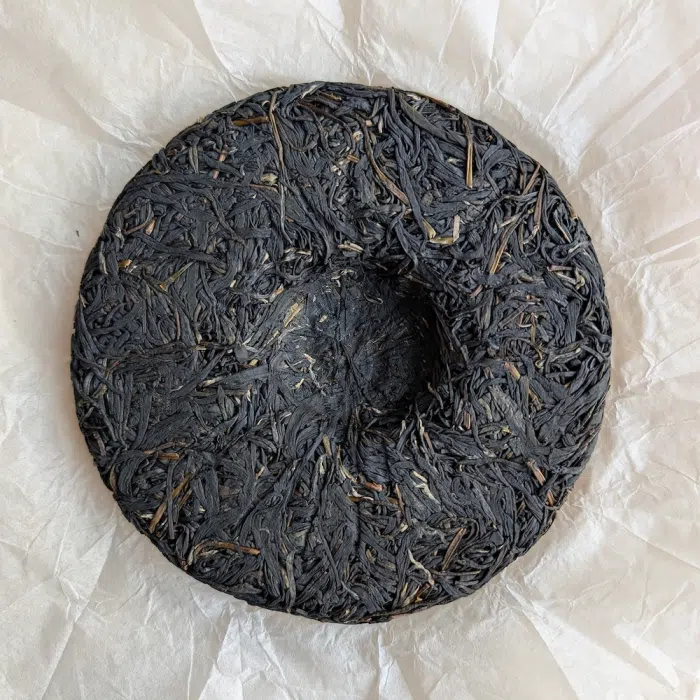 2025 Velvet Mountain Purple Tea Cake, Bulang Mountain 200g — detail 1