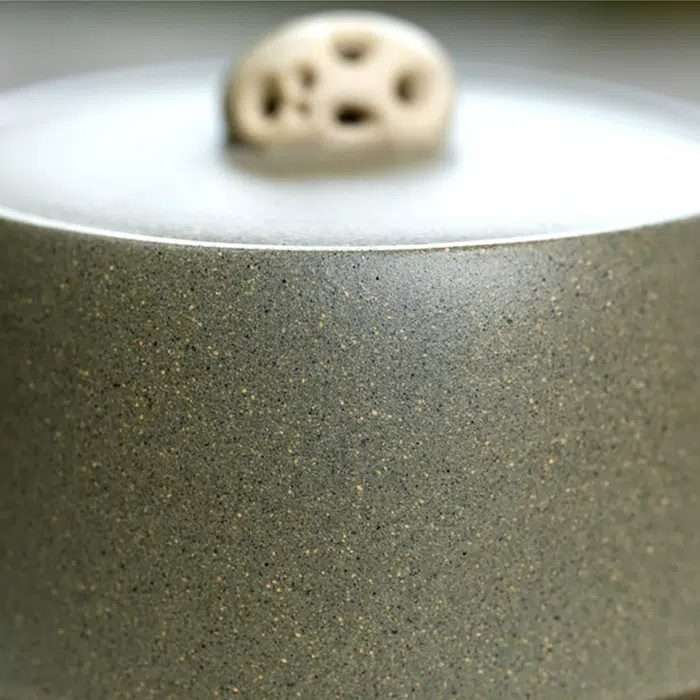 Qing Duan Ni Yixing Teapot with Taihu Stone Lid Knob 150ml — detail 2