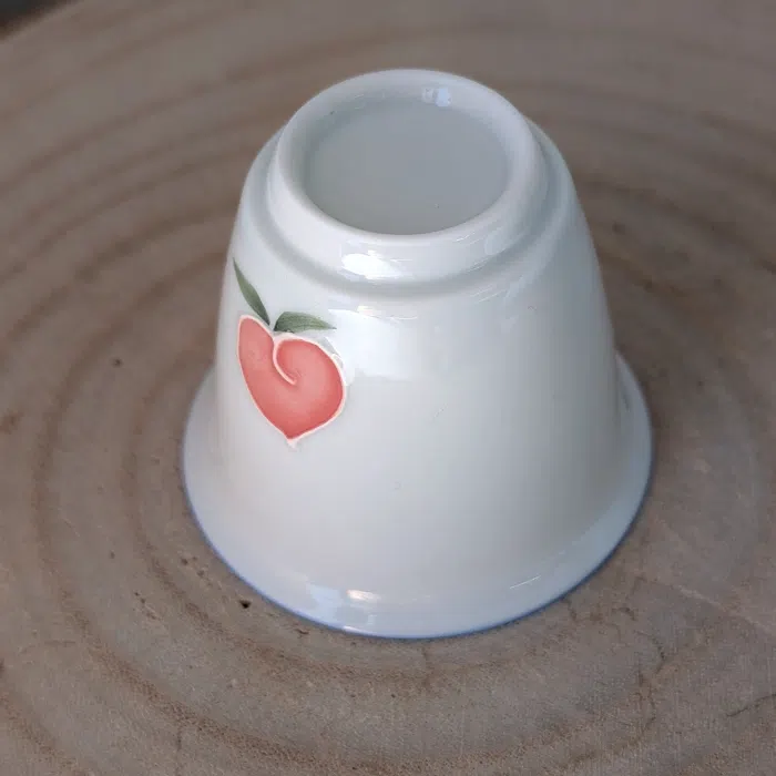 Hand-painted Cats & Peaches Porcelain Teacup 50ml — detail 4