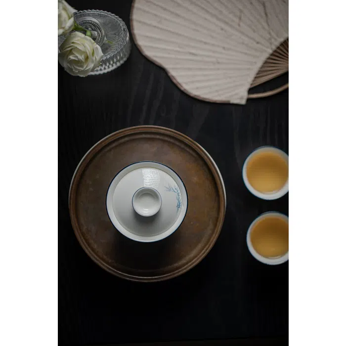 White Blue Gaiwan, Hand-Painted Bamboo, Jade Porcelain 140ml — detail 1